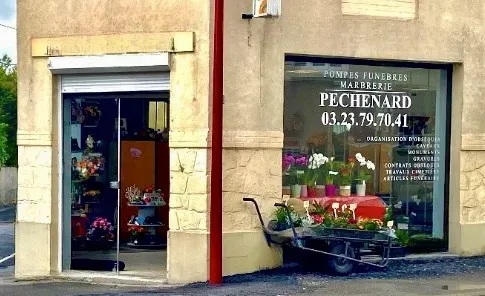 Façade de la marbrerie et pompes funèbres Pechenard
