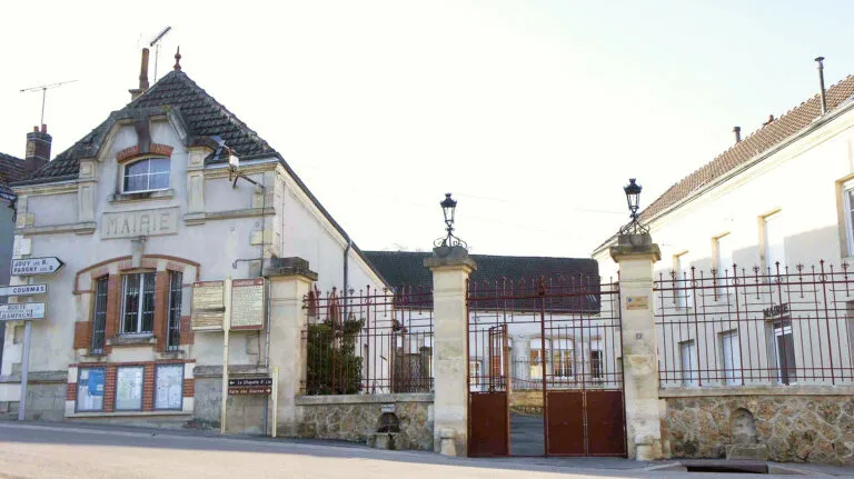 Ville-Dommange (51390)